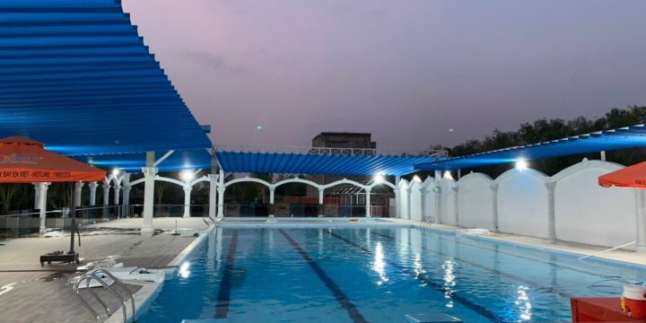 Thay bạt bạt xếp hồ bơi