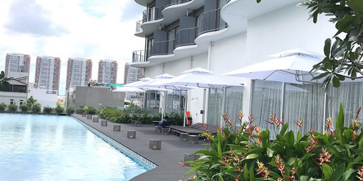 Thay bạt dù che khu nghỉ dưỡng